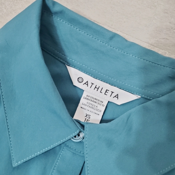 NWOT Athleta Levitate poplin tank. Sleeveless top. Collar. Borealus Green. XS. - Picture 3 of 7